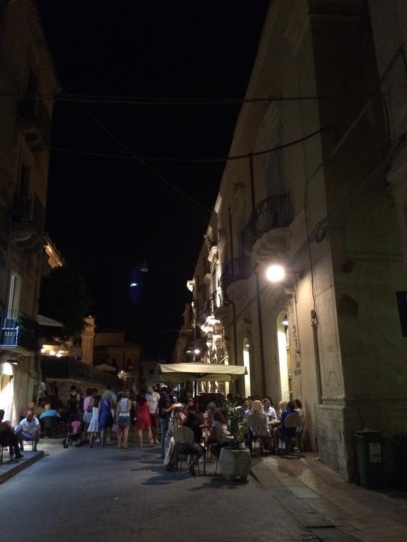 Apartamento Pepe Concetta E La Movida Noto Exterior foto